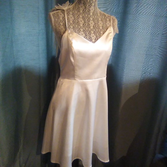 NWT Angel Wing dress - Picture 2 of 2